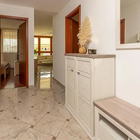 דירה Amazing In With Kitchen